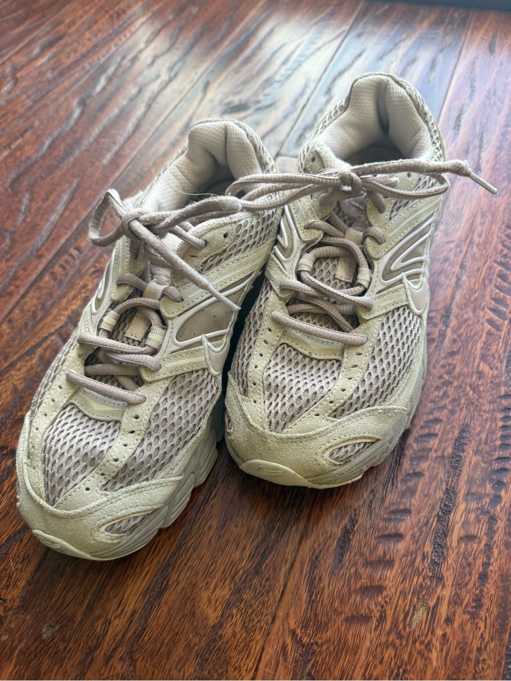 Nike Air Max Moto 2K Women’s Sneakers Size 7.5